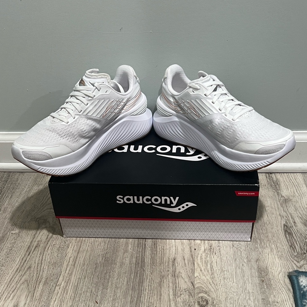 Saucony Endorphin Shift 3 White Athletic Sneakers 9W - Picture 2 of 7